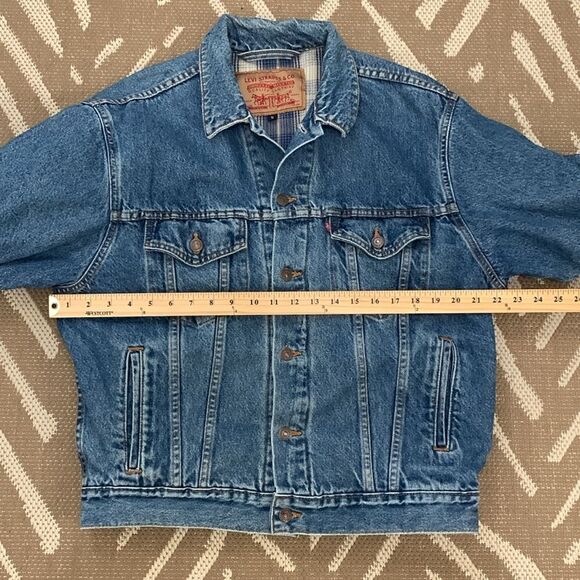 Vintage 90’s Levi’s Medium Wash Trucker Style Lined Denim Jacket Mens Size Small - Picture 15 of 17